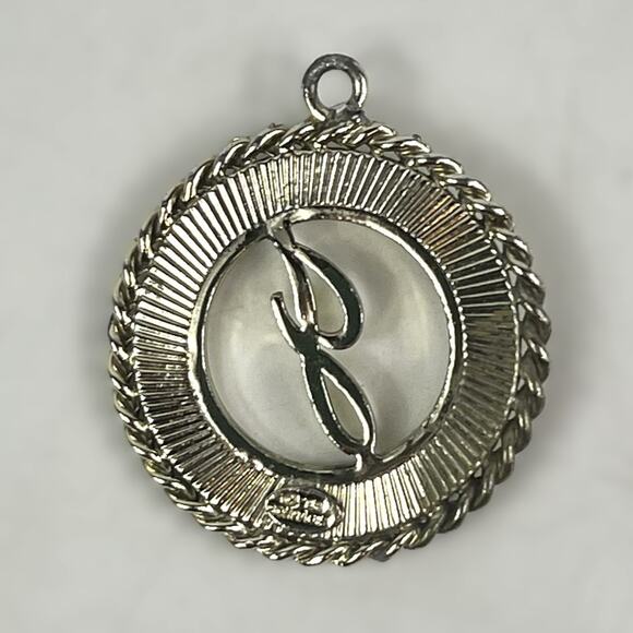 1958 Monogram J Pendant Signed House of Schrager Faux Pearl Necklace NO CHAIN - Picture 2 of 4